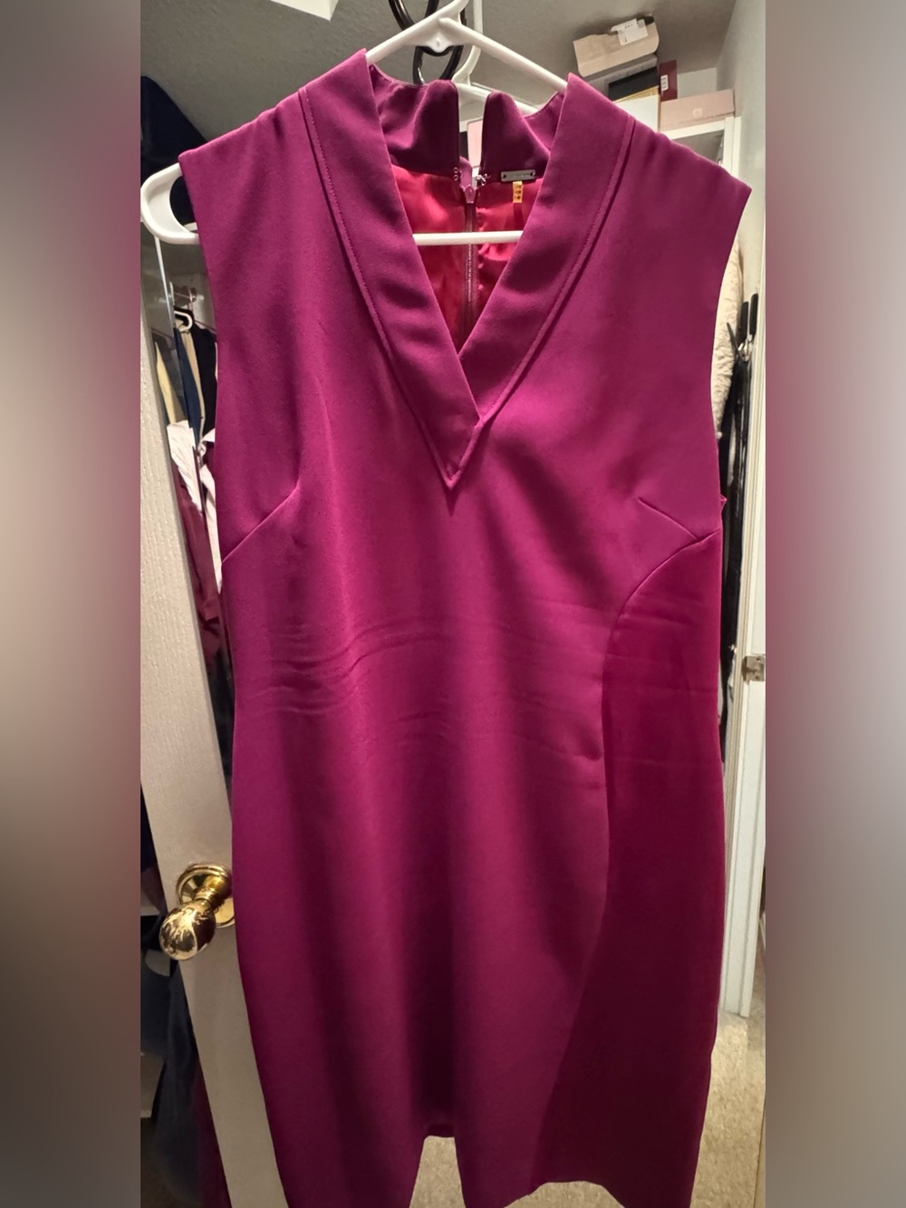 Elie Tahari Magenta Sleeveless V-Neck Dress